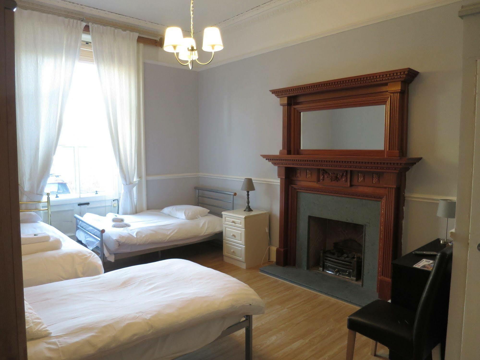 Thornfield Guest Residence Edimburgo Esterno foto